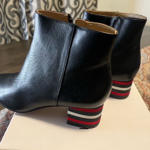 Leather Katy Perry Black Booties, so Cute! - Picture 5 of 7